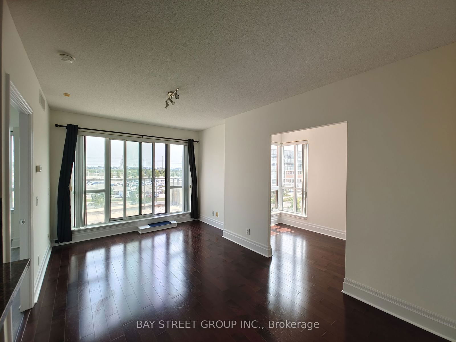 39 Upper Duke Cres, unit 416 for rent