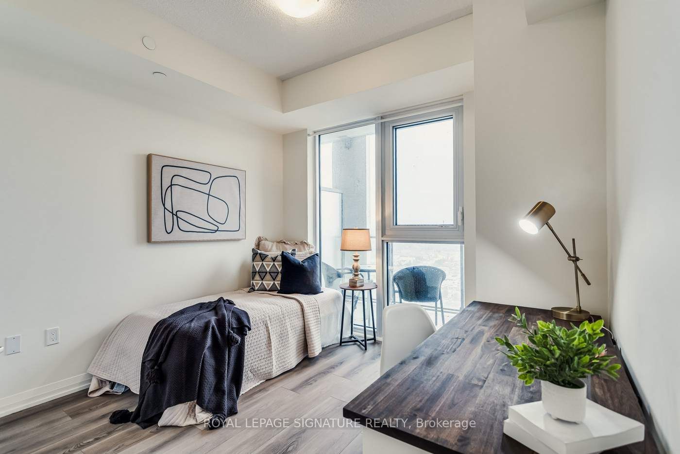 9000 Jane St, unit 2124 for sale