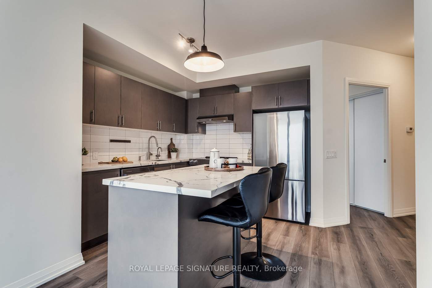 9000 Jane St, unit 2124 for sale