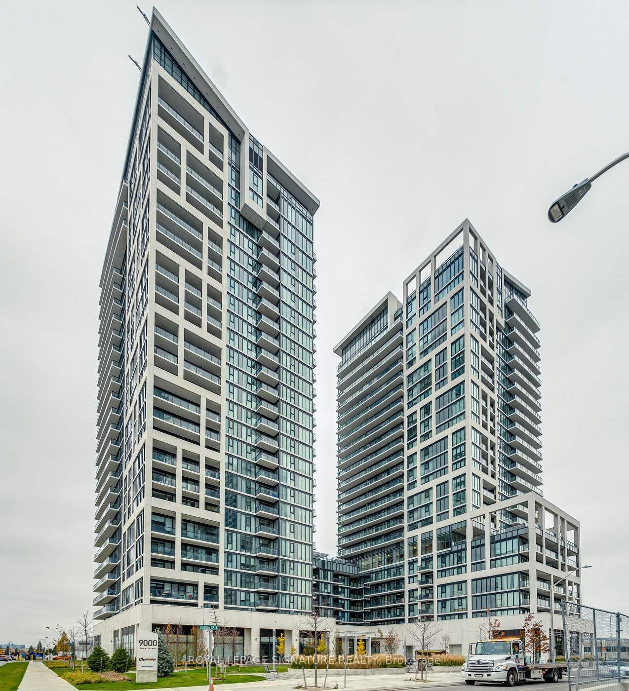 9000 Jane St, unit 2124 for sale