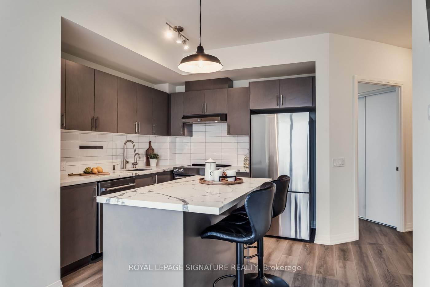 9000 Jane St, unit 2124 for sale