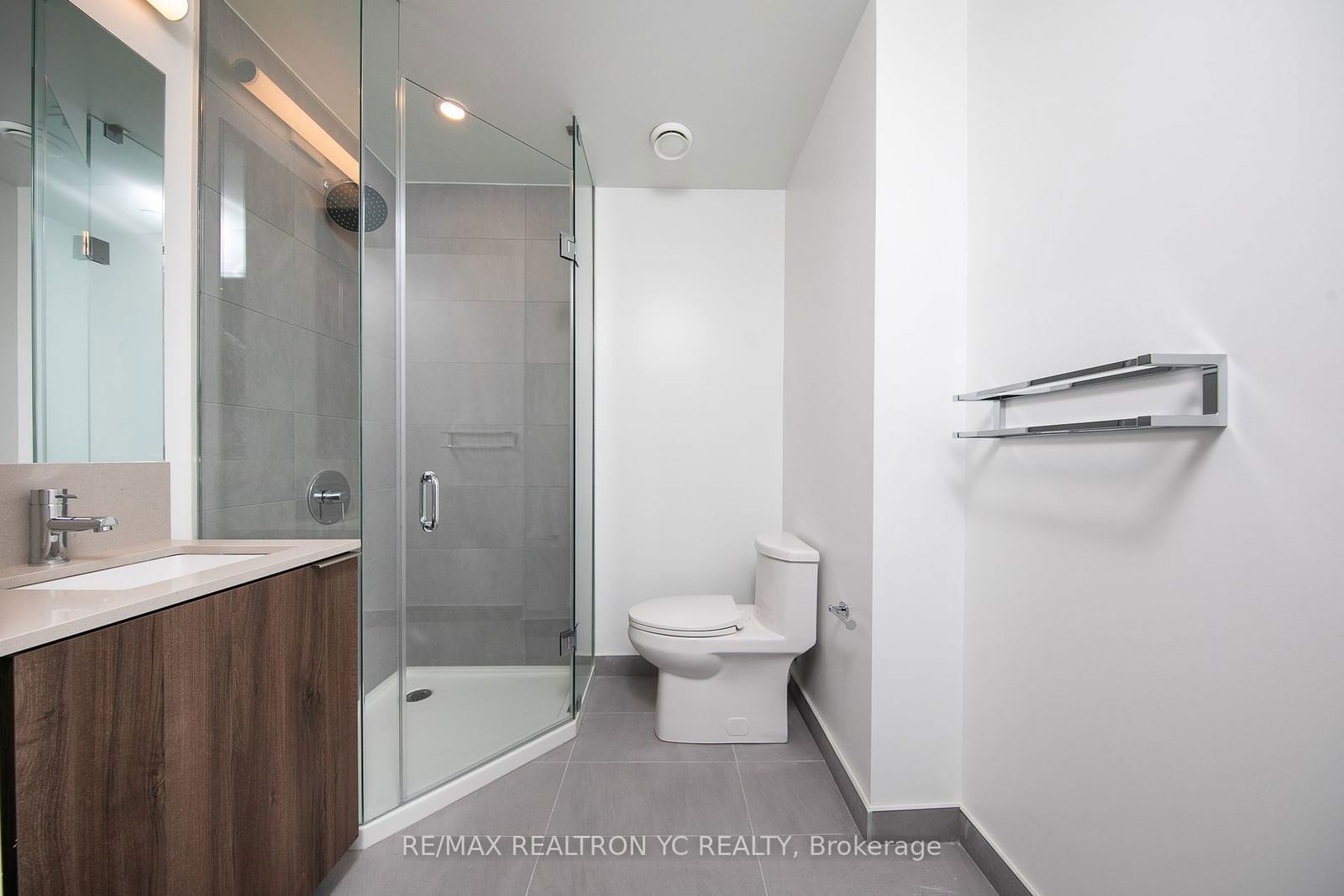 7890 Jane St, unit 3308 for rent