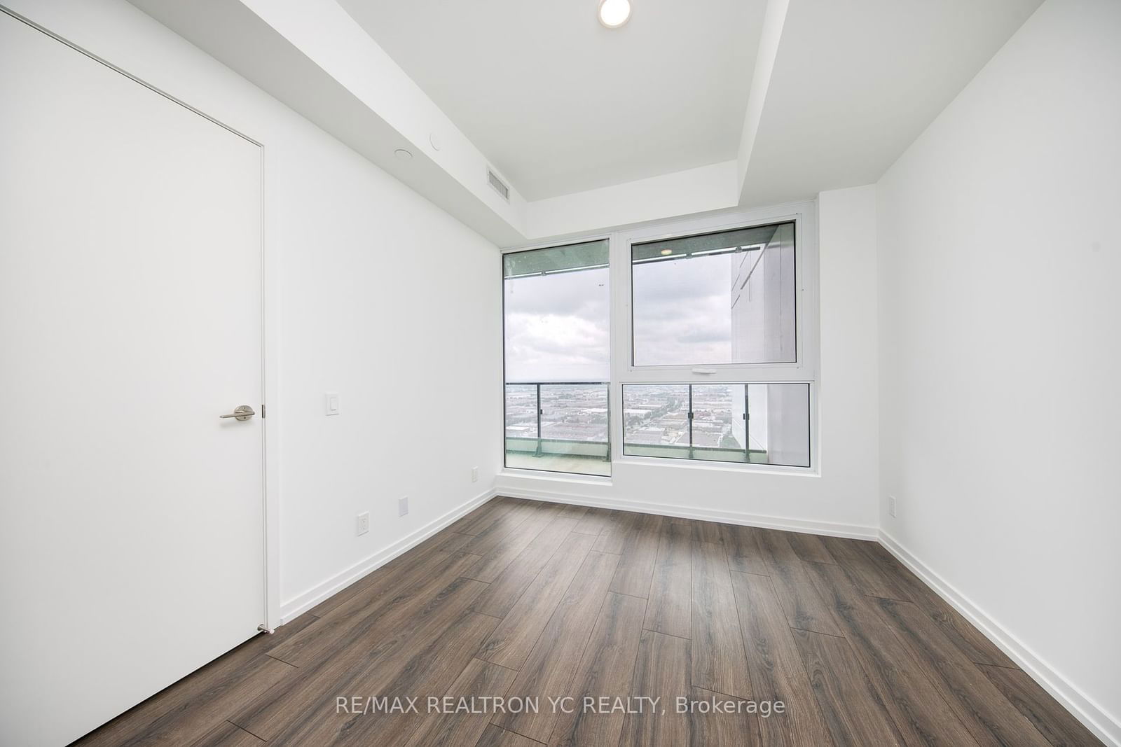 7890 Jane St, unit 3308 for rent