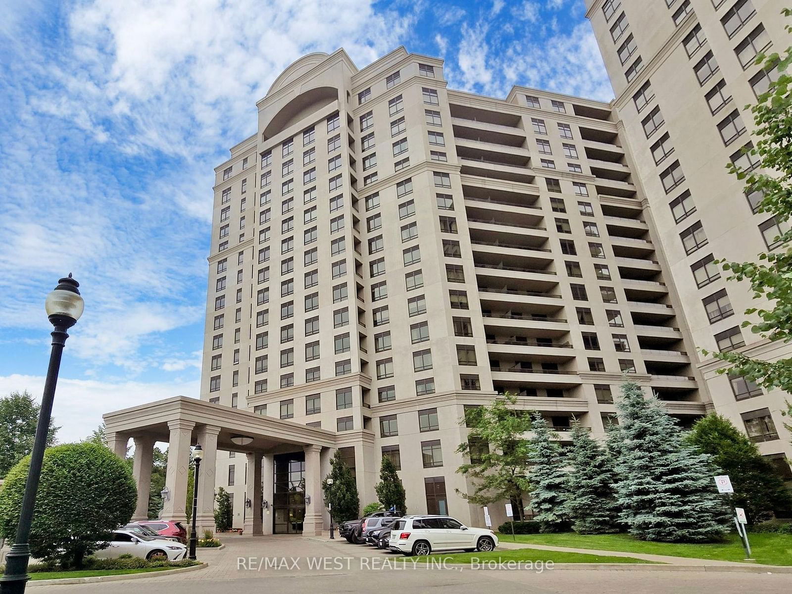 9255 Jane St, unit 1716 for sale