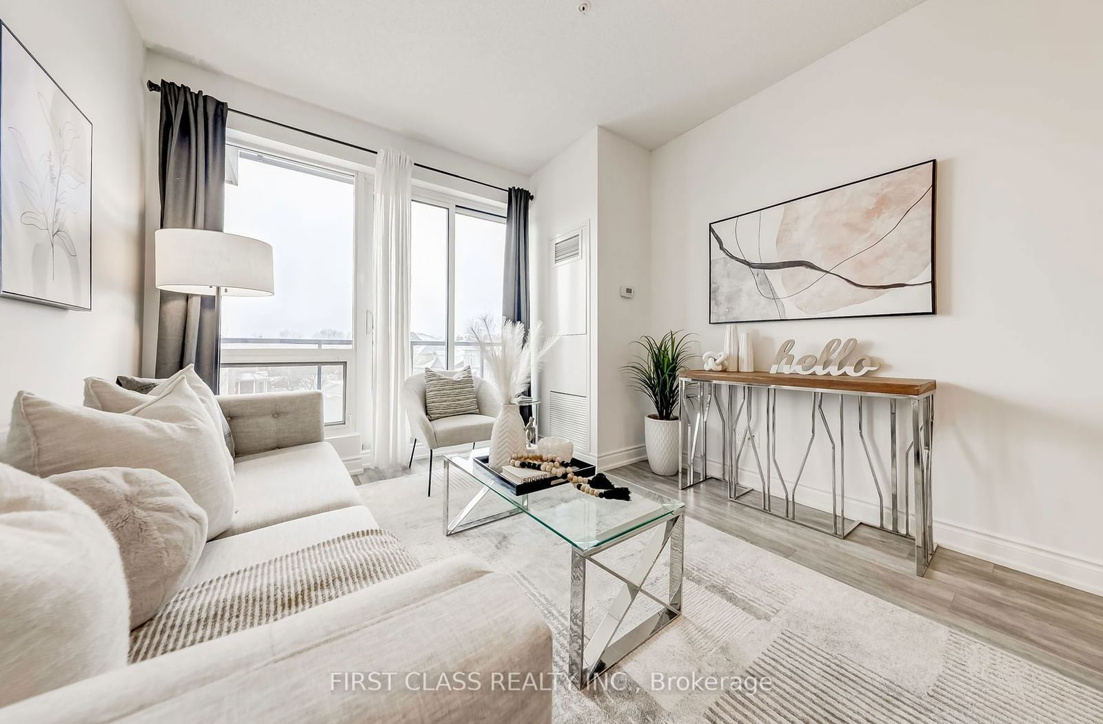 9090 Yonge St, unit 207B for sale