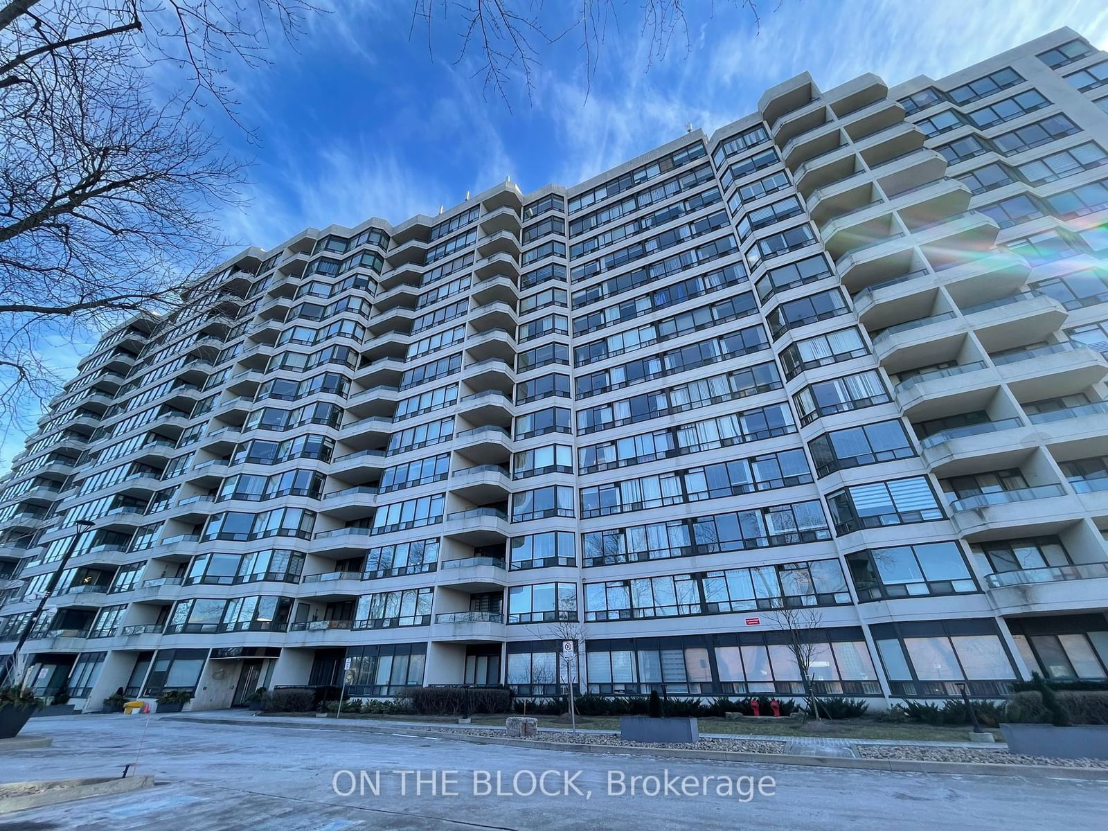 8501 Bayview Ave, unit 602 for rent