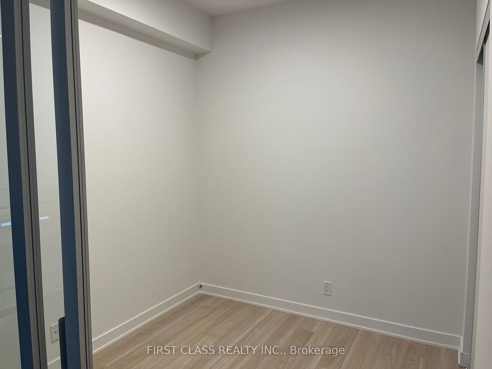 50 Upper Mall Way, unit 1009 for rent