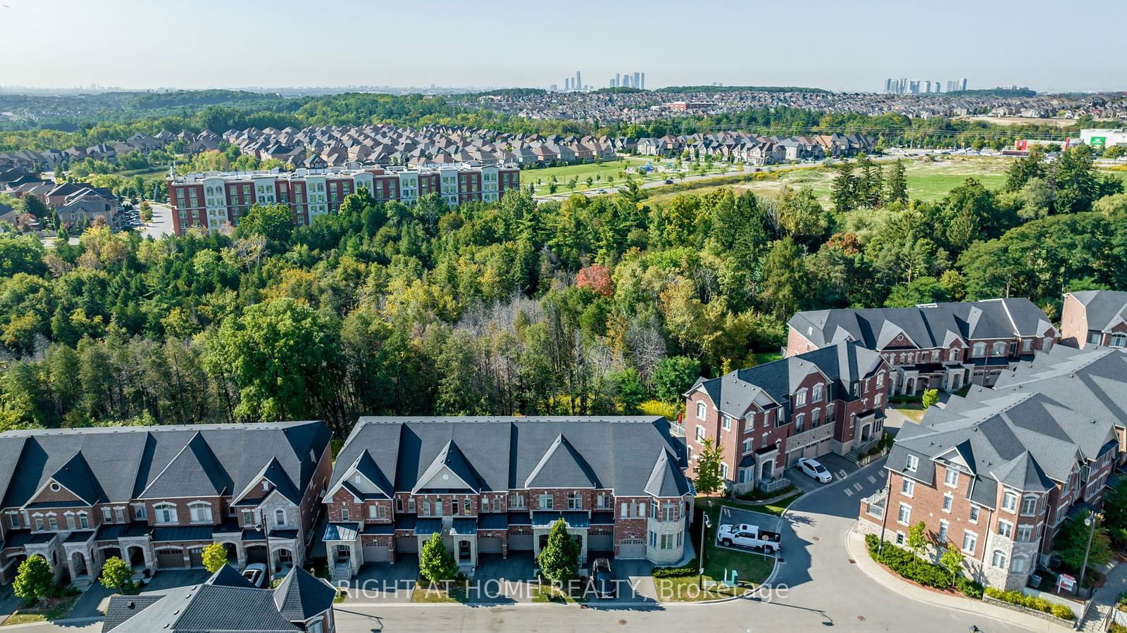 Mackenzie Ridge Terraces Townhomes, Vaughan, Toronto