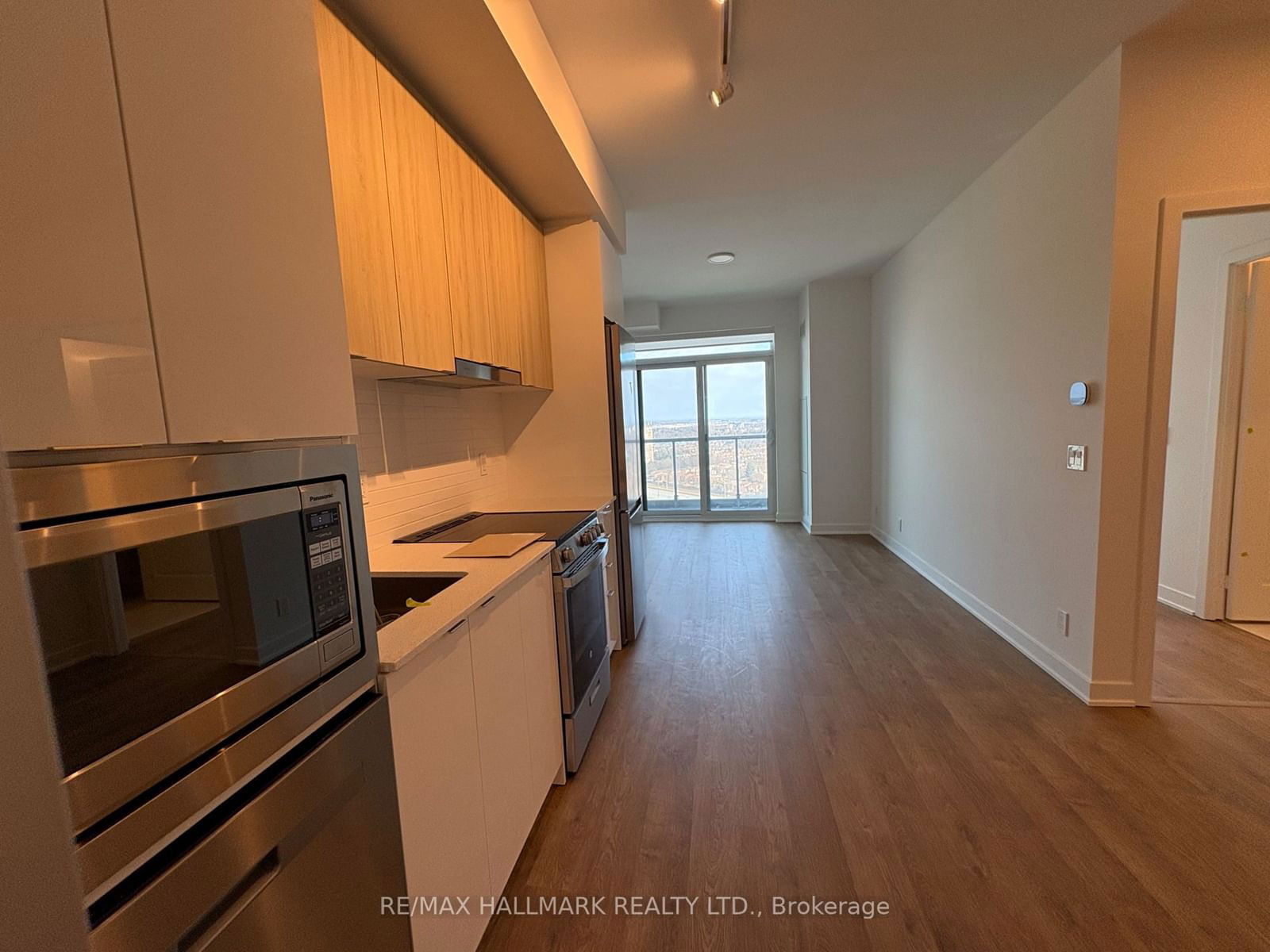 50 UPPER MALL Way, unit B-1910 for rent