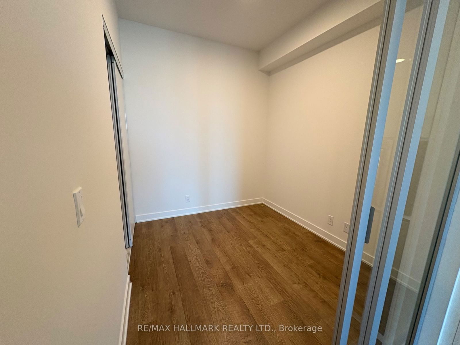 50 UPPER MALL Way, unit B-1910 for rent