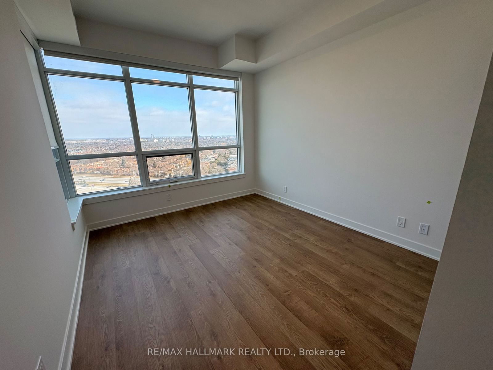 50 UPPER MALL Way, unit B-1910 for rent