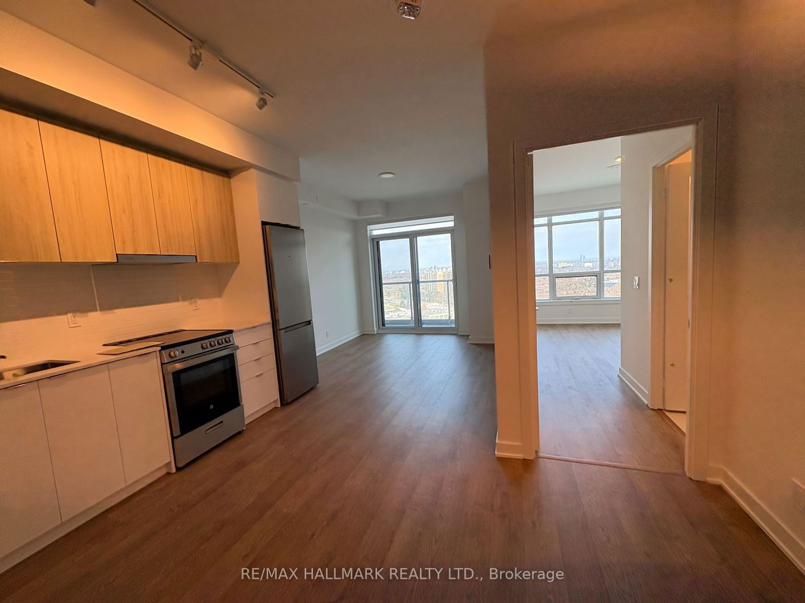 50 UPPER MALL Way, unit B-1910 for rent