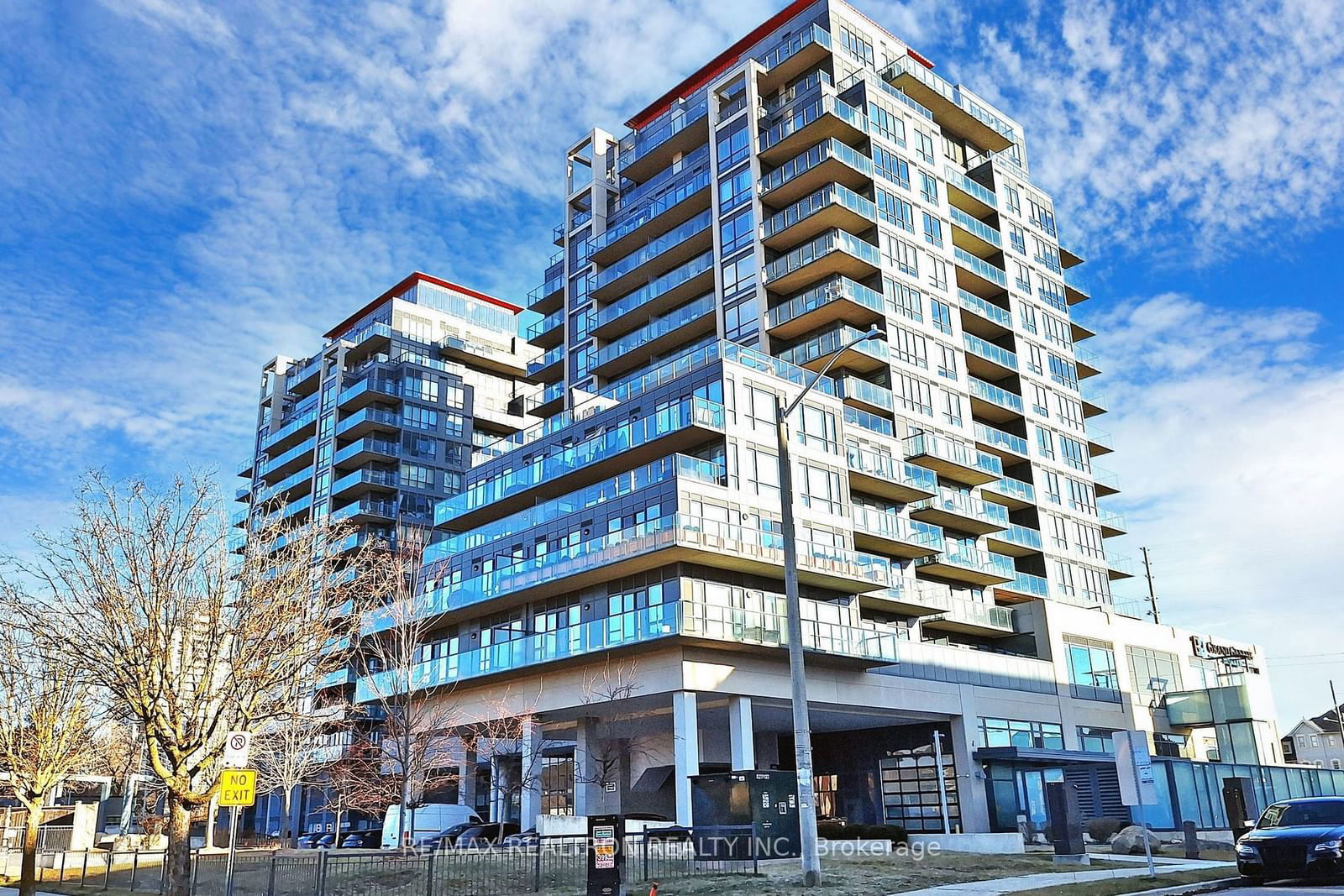 9088 Yonge St, unit 302A for sale