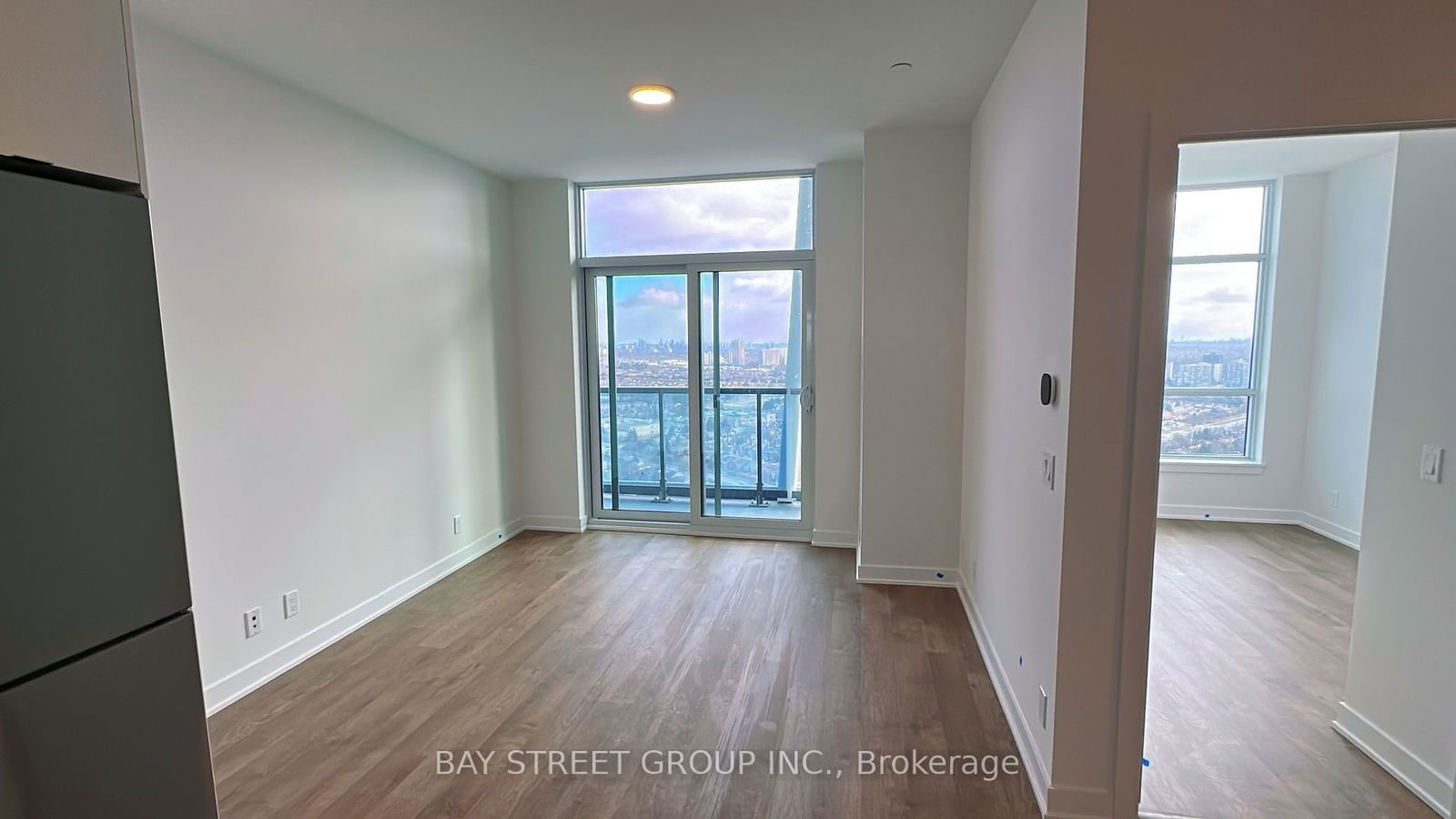 50 Upper Mall Way, unit B3001 for rent