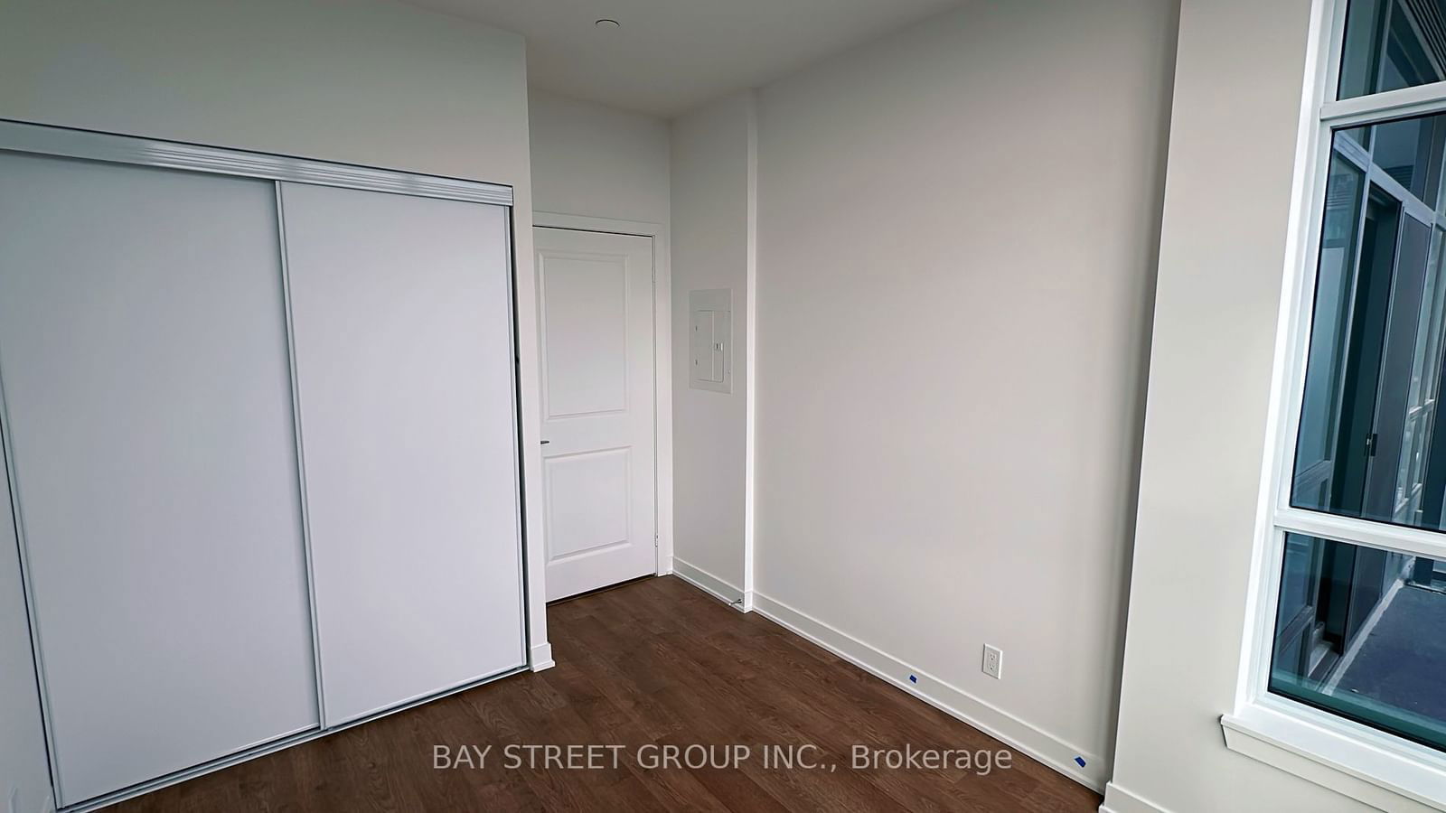 50 Upper Mall Way, unit B3001 for rent