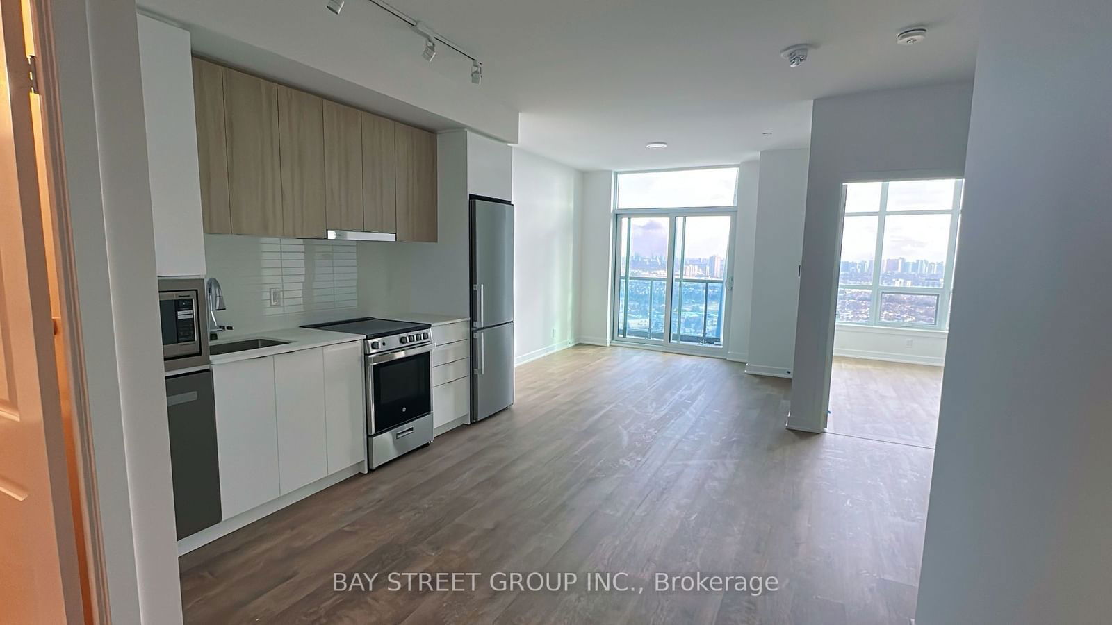 50 Upper Mall Way, unit B3001 for rent