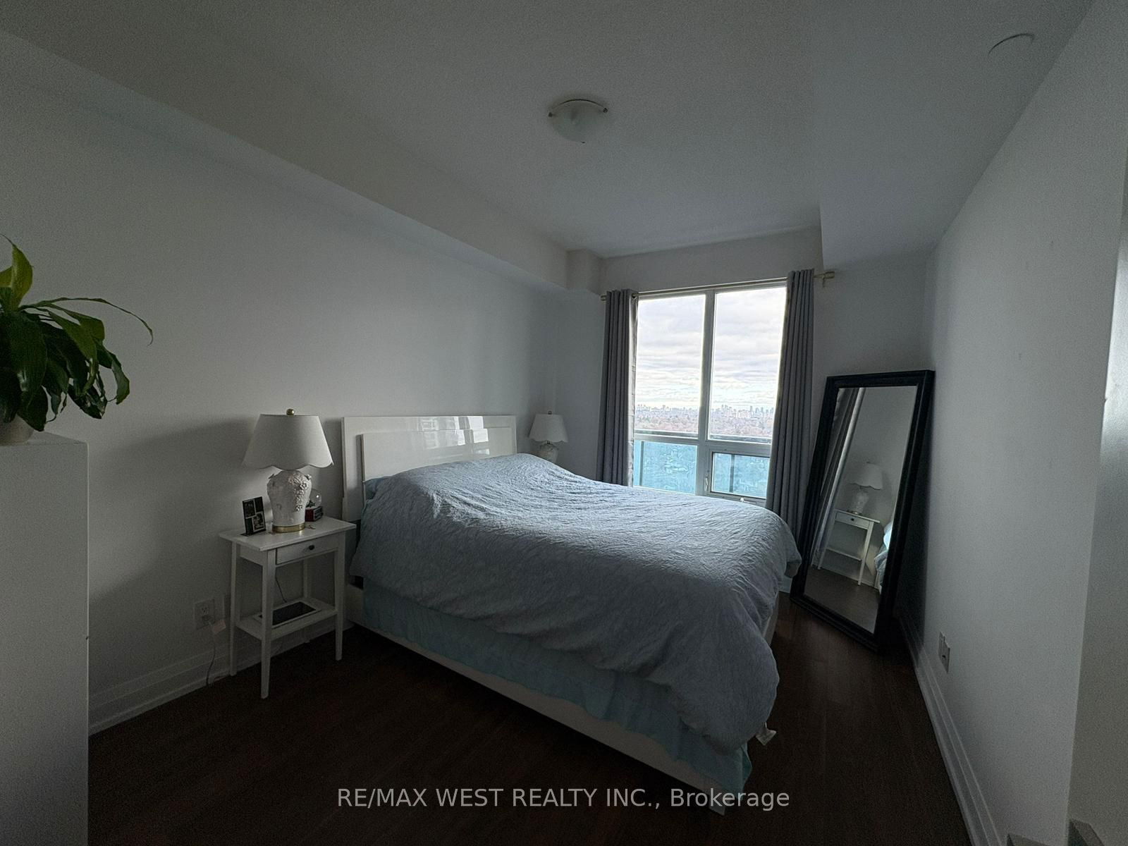 7161 Yonge St, unit 1128 for rent