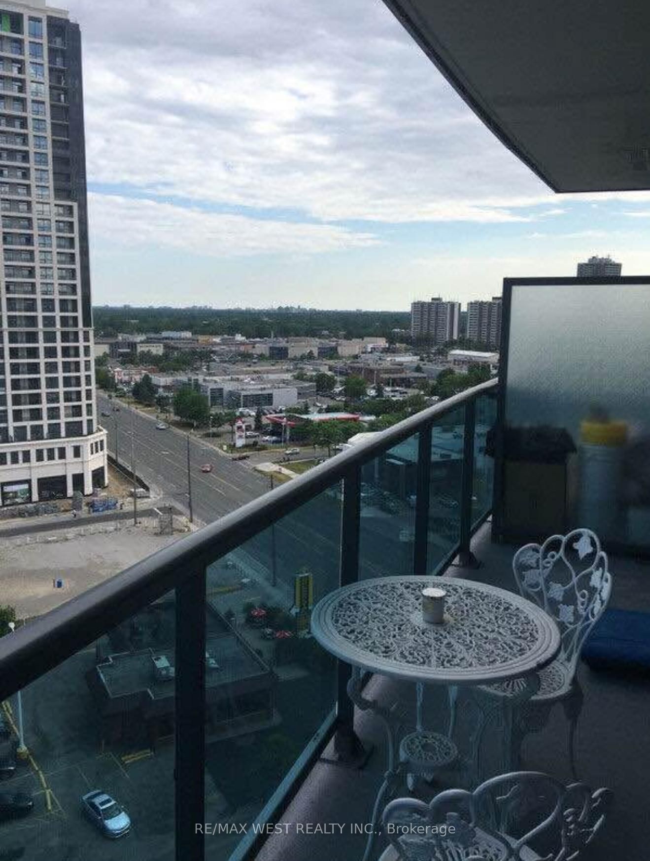 7161 Yonge St, unit 1128 for rent