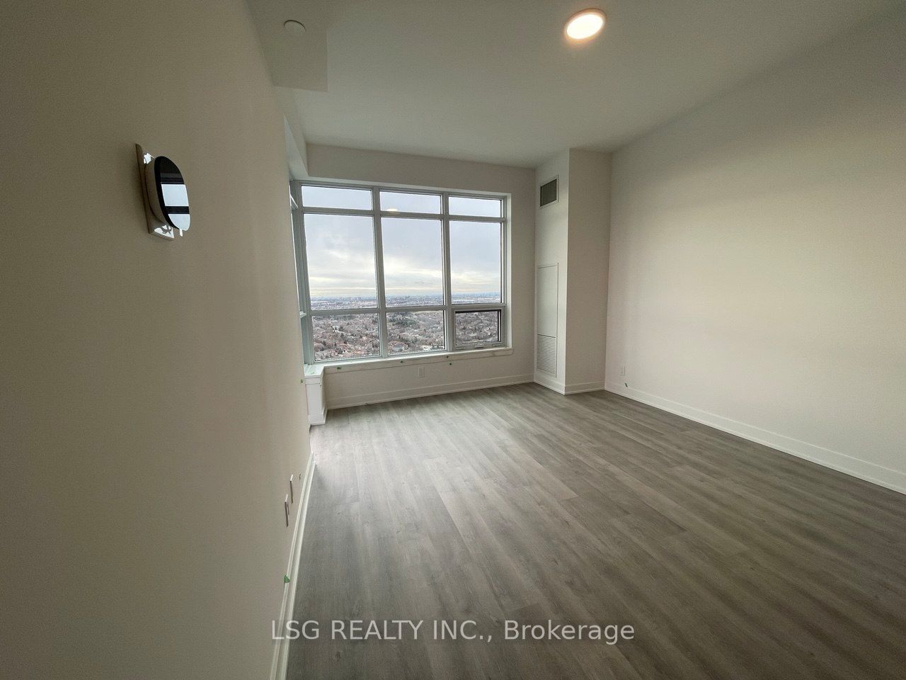 30 Upper Mall Way, unit A2602 for rent