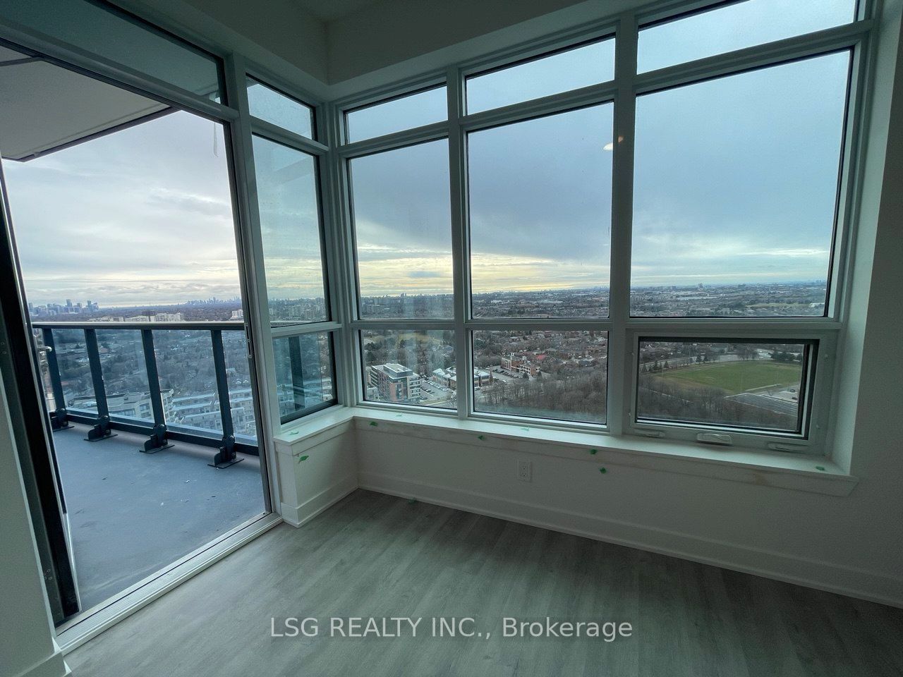 30 Upper Mall Way, unit A2602 for rent