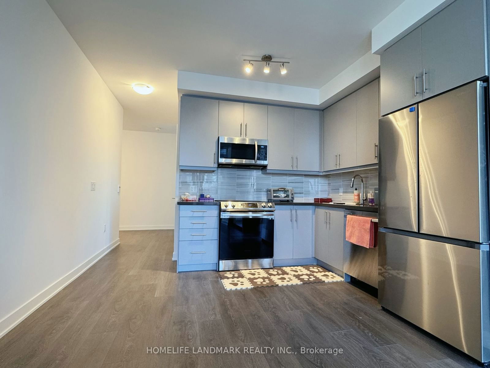 95 Oneida Cres, unit 1904 for rent