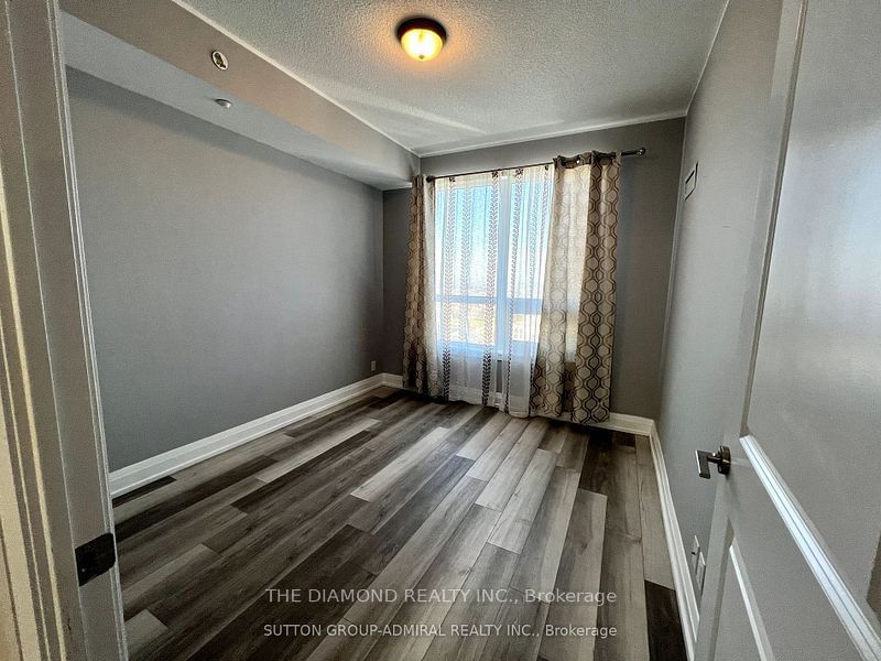 7890 Bathurst St, unit 2111 for rent