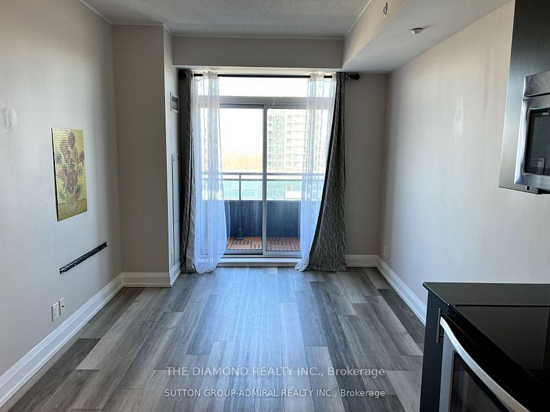 7890 Bathurst St, unit 2111 for rent