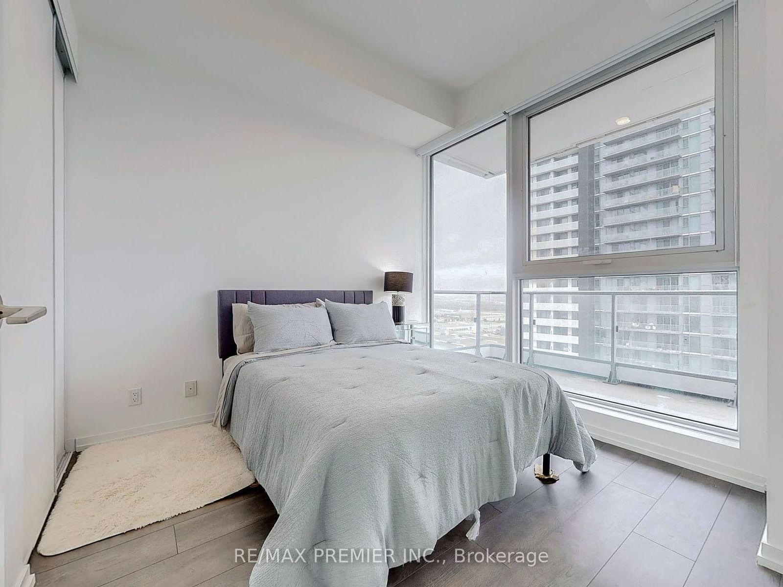 7890 Jane St, unit 2510 for rent