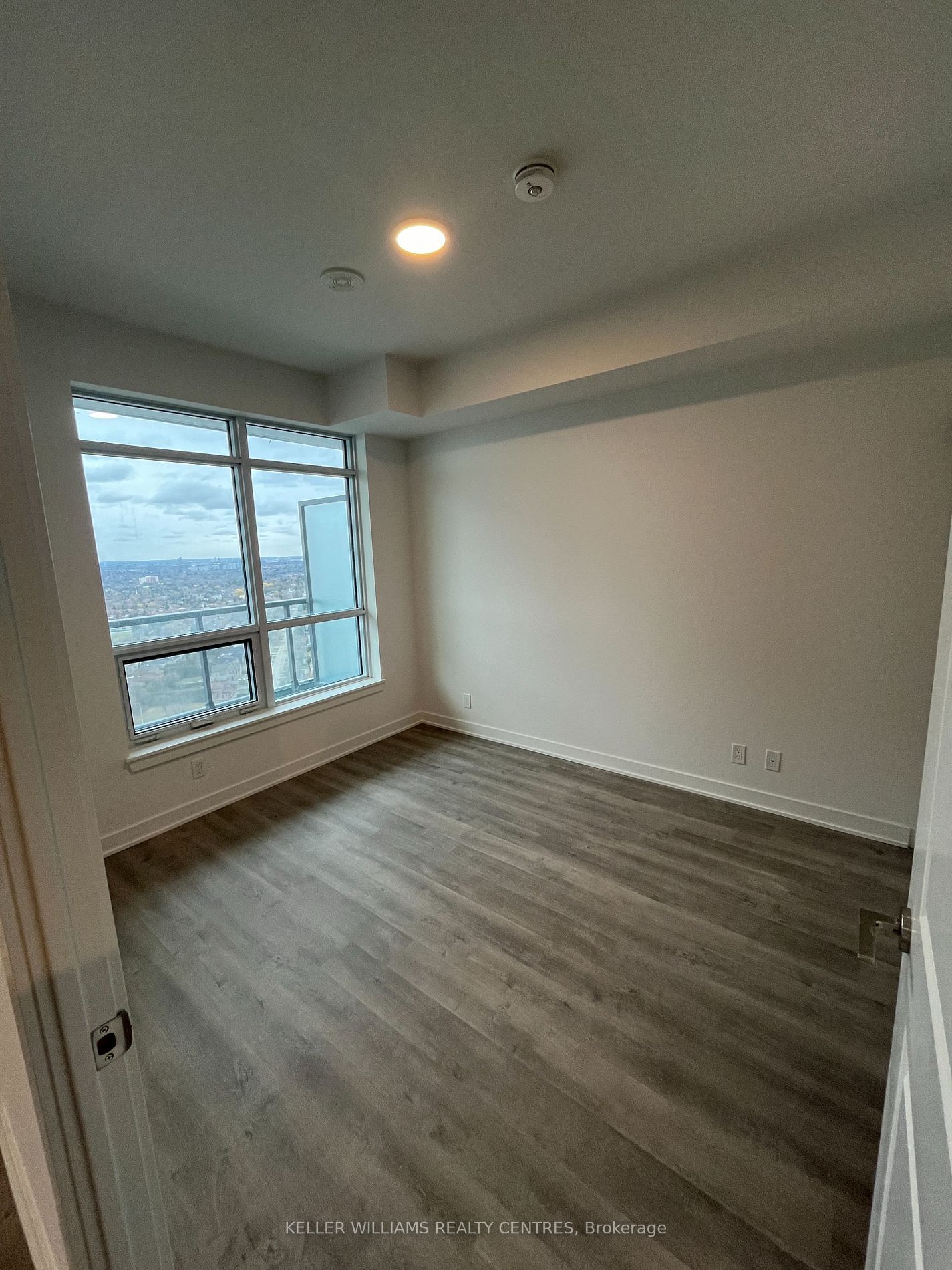 30 Upper Mall Way, unit 2908 for rent