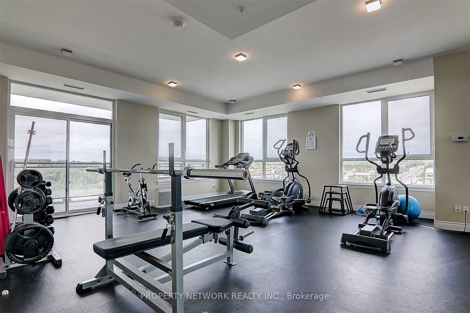 9201 Yonge St, unit 1812 for rent