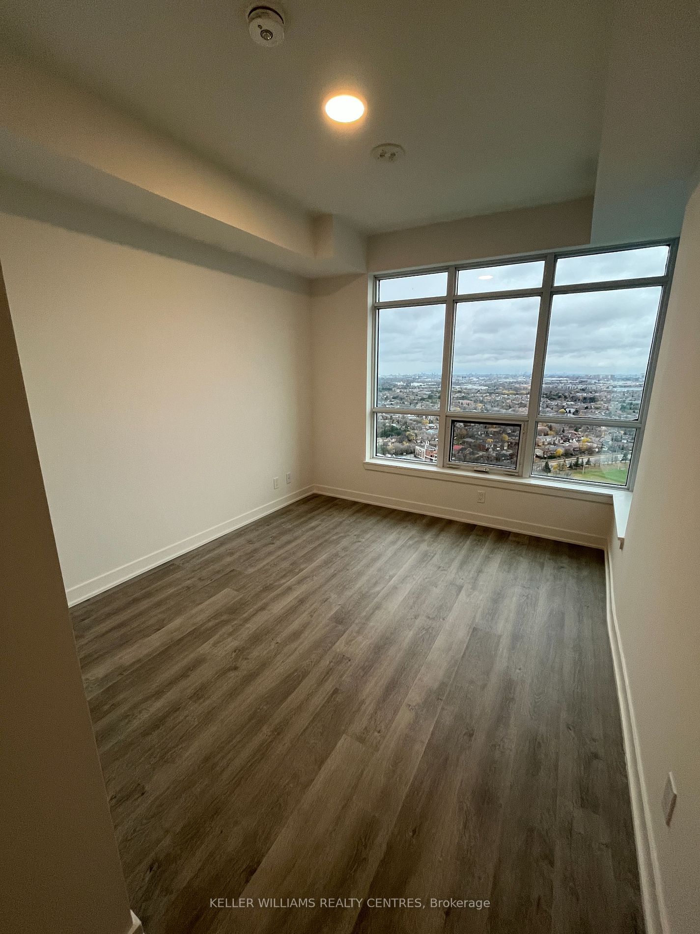 30 Upper Mall Way, unit 2703 for rent