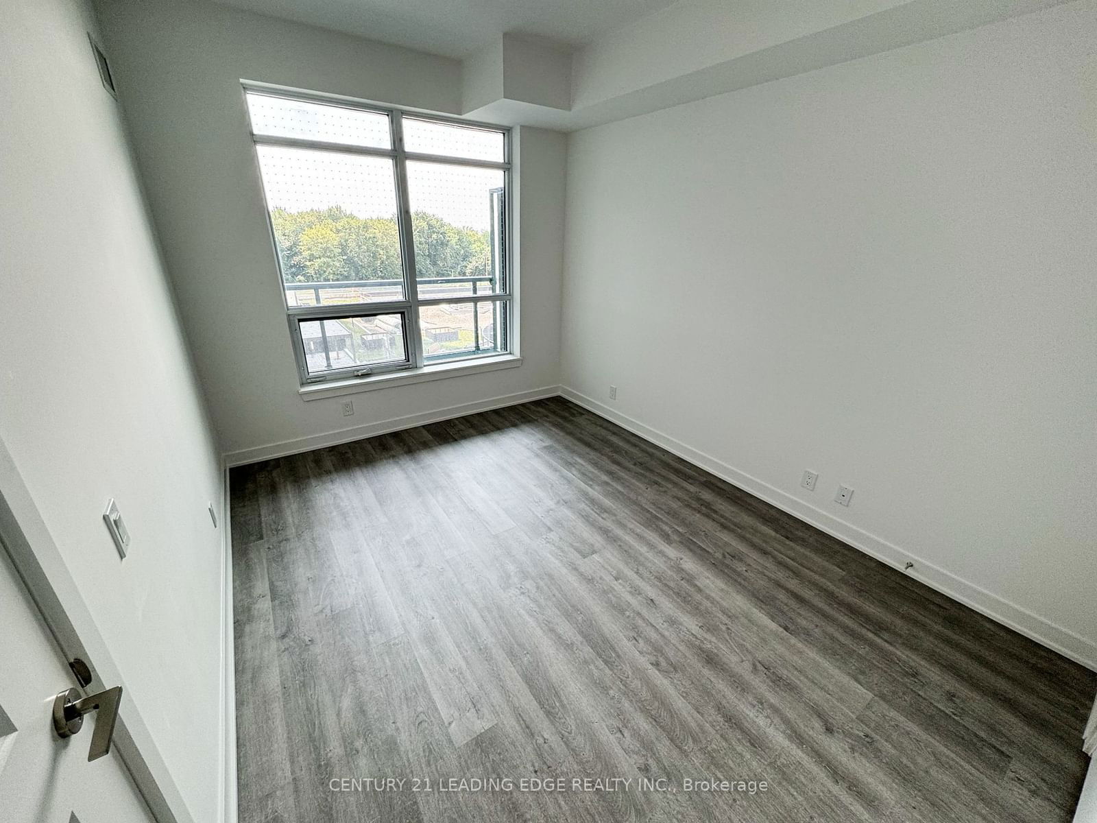 50 Upper Mall Way, unit B424 for rent