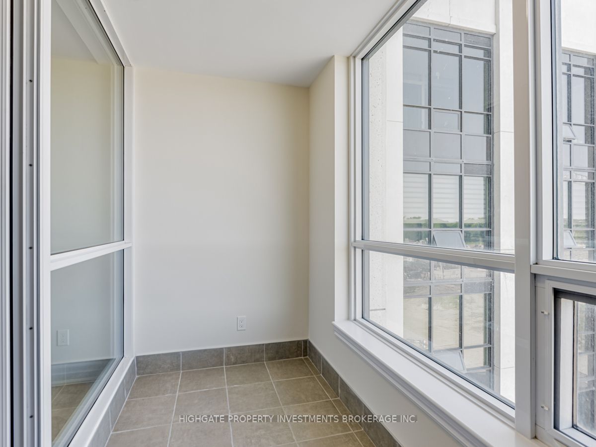 9085 Jane St, unit 501 for sale