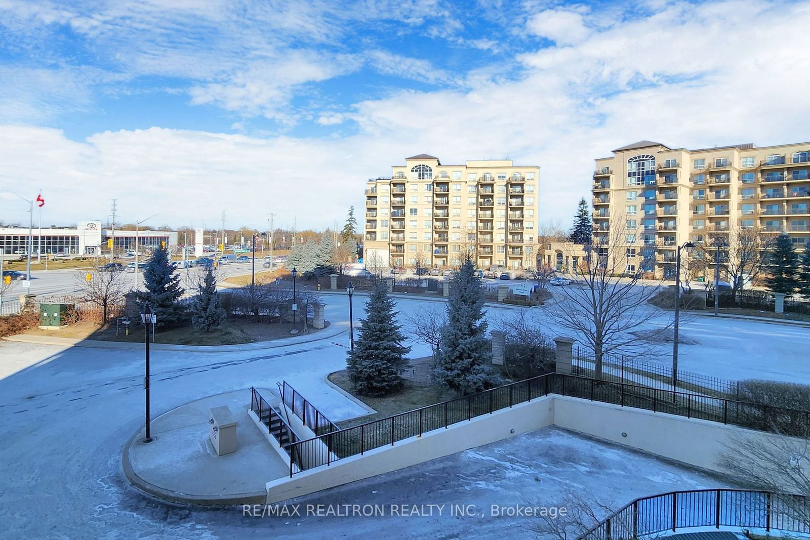 1 Maison Parc Crt, unit 303 for sale