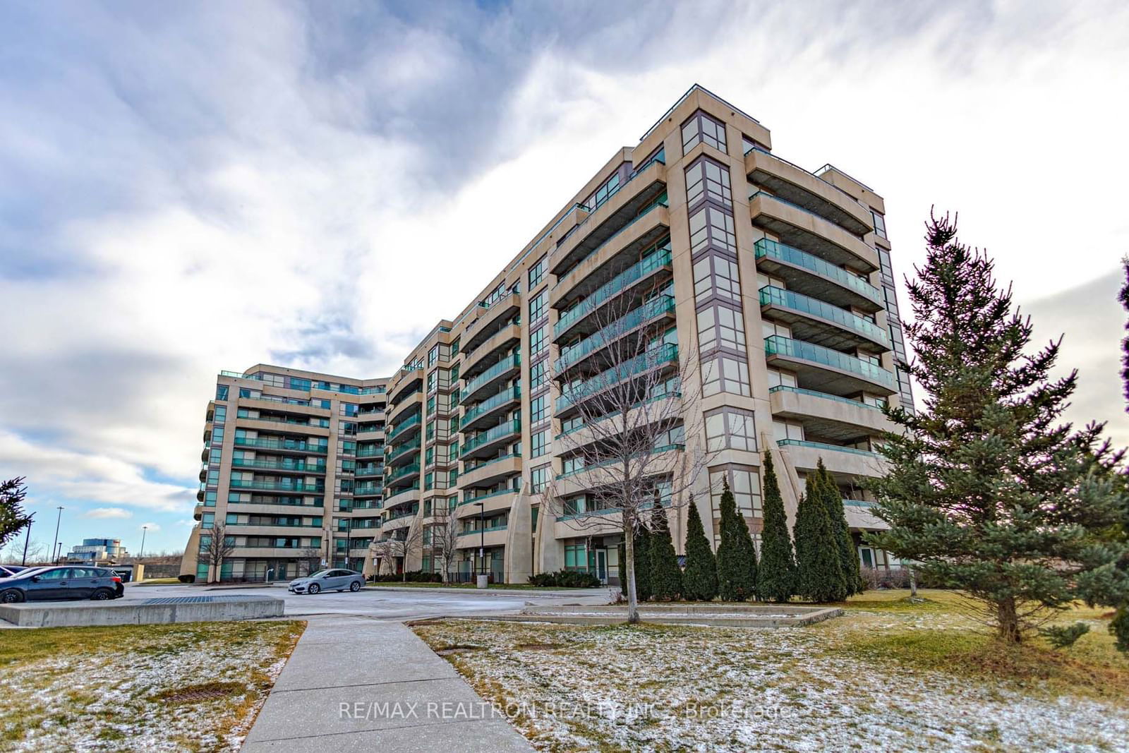 Four Seasons Garden Condos, Richmond Hill, Toronto