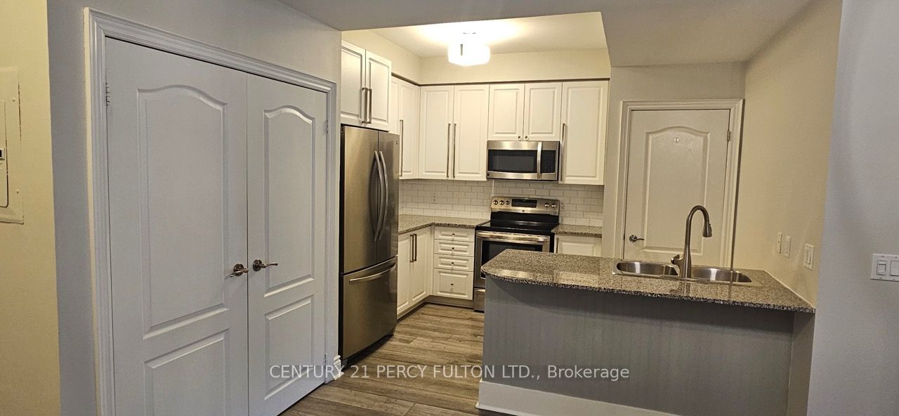 8201 Islington Ave, unit 406 for rent