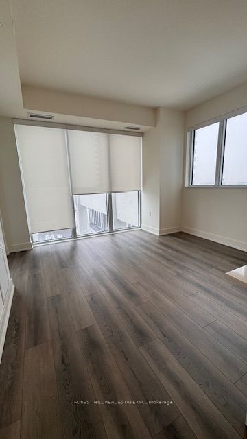 9000 Jane St, unit 805 for rent