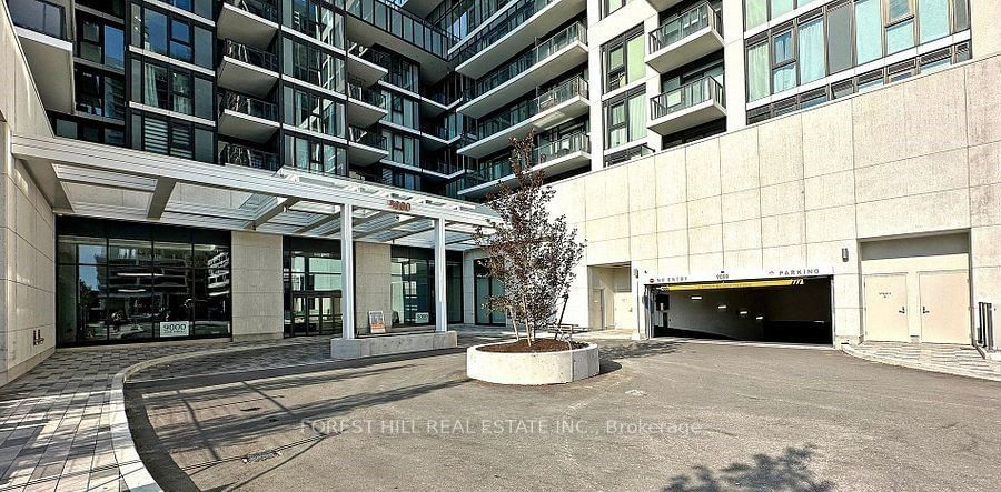 9000 Jane St, unit 805 for rent