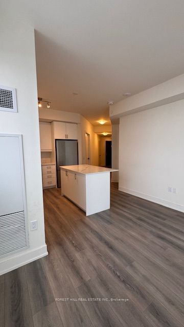 9000 Jane St, unit 805 for rent