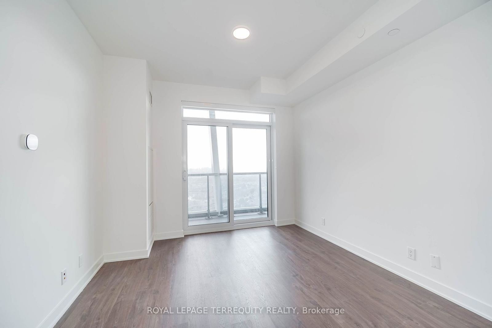 50 Upper Mall Way, unit 2712 for rent