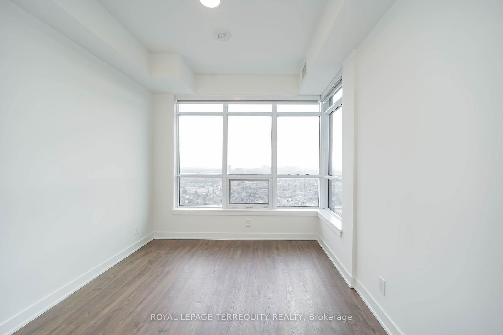 50 Upper Mall Way, unit 2712 for rent