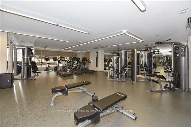 9090 Yonge St, unit 1611 for rent