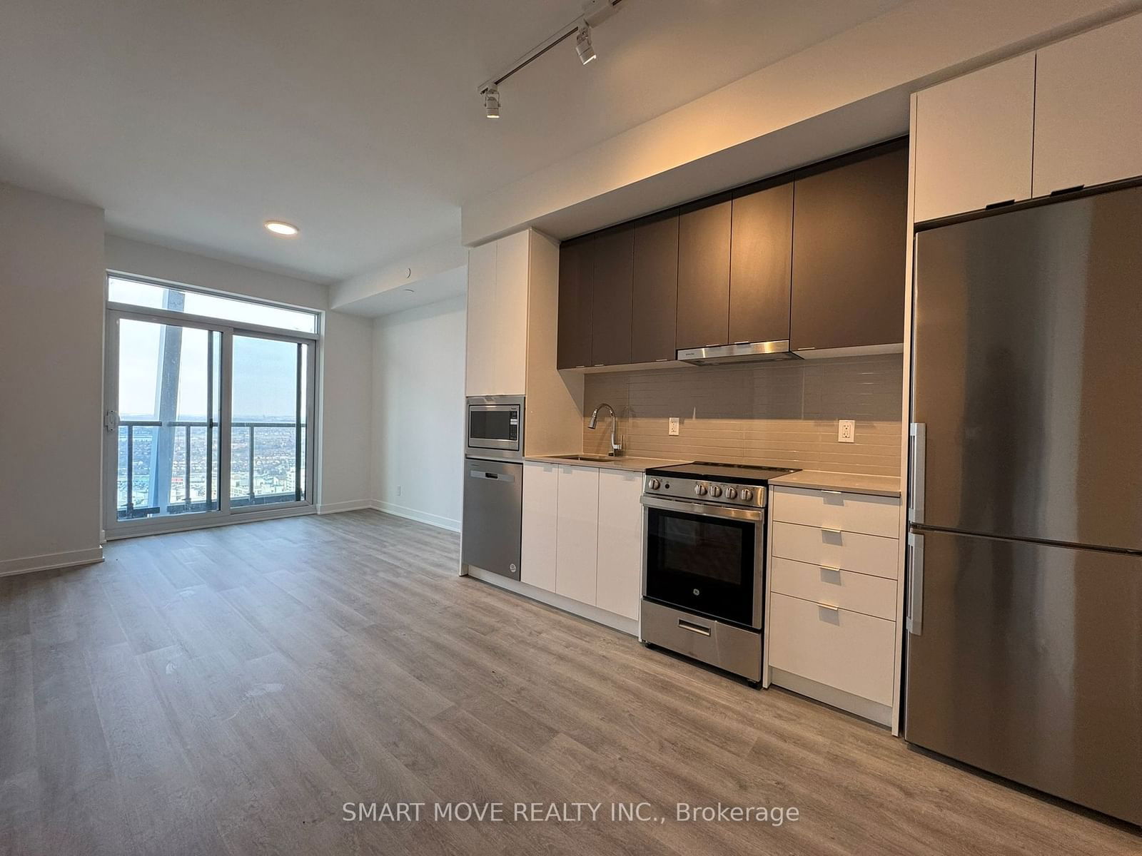 30 Upper Mall Way, unit 3106 for rent