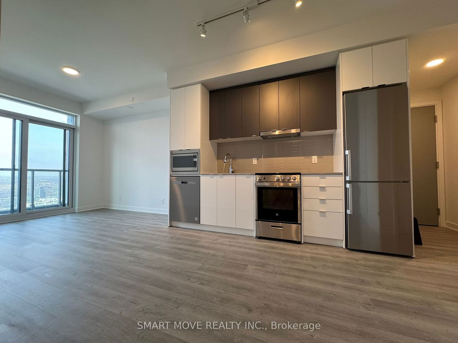 30 Upper Mall Way, unit 3106 for rent