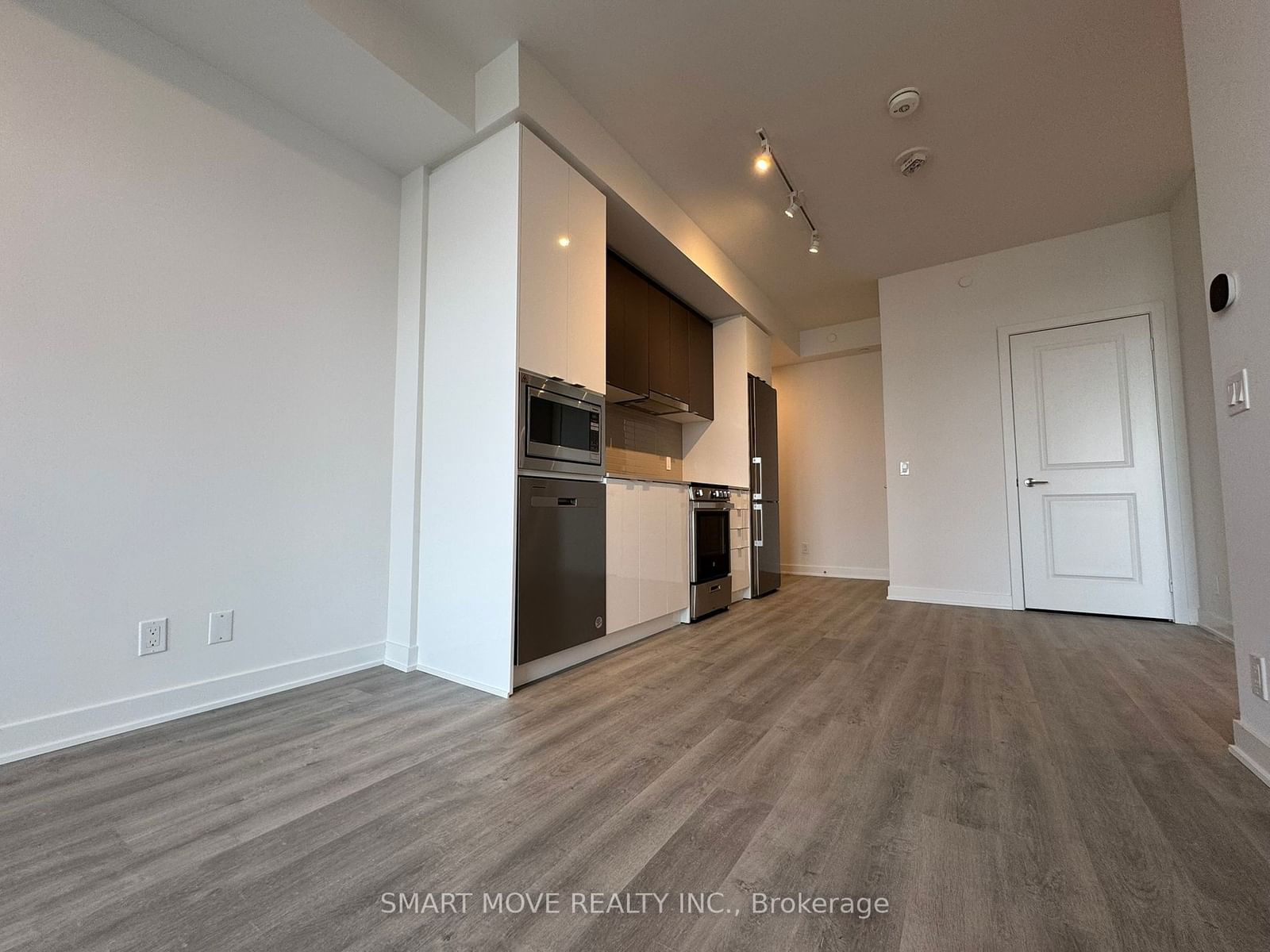 30 Upper Mall Way, unit 3106 for rent