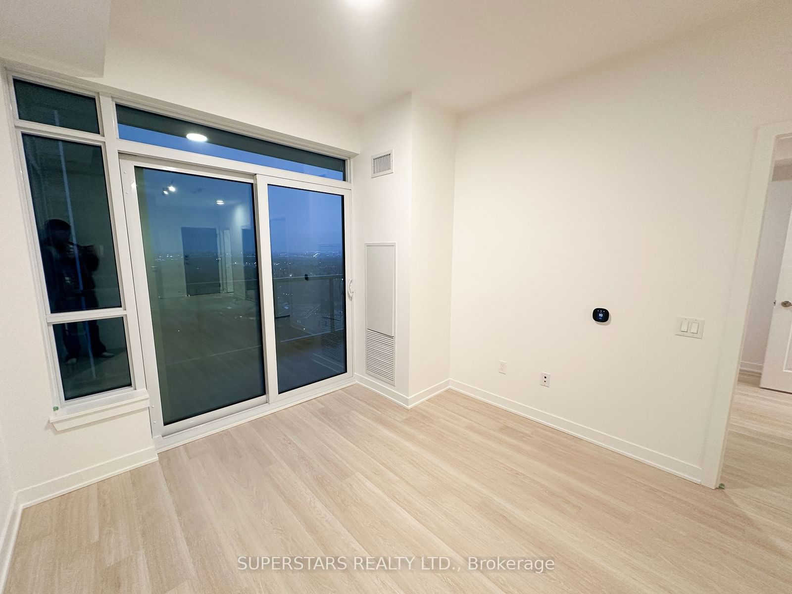 50 Upper Mall Way, unit B-2303 for rent