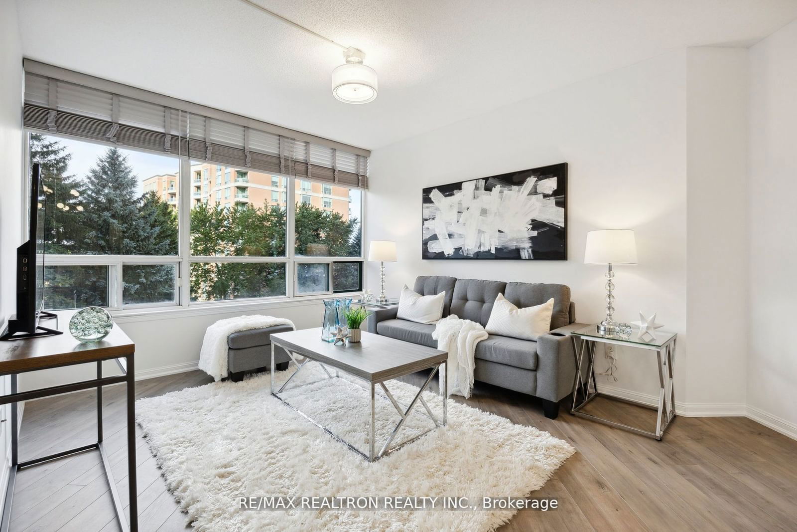 120 Promenade Circ, unit 406 for sale