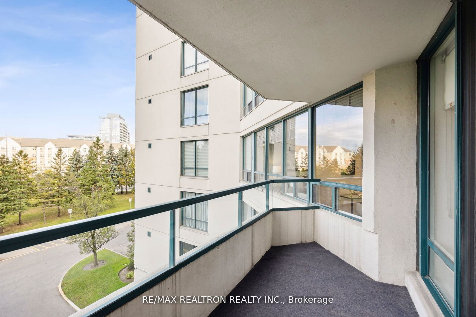 120 Promenade Circ, unit 406 for sale