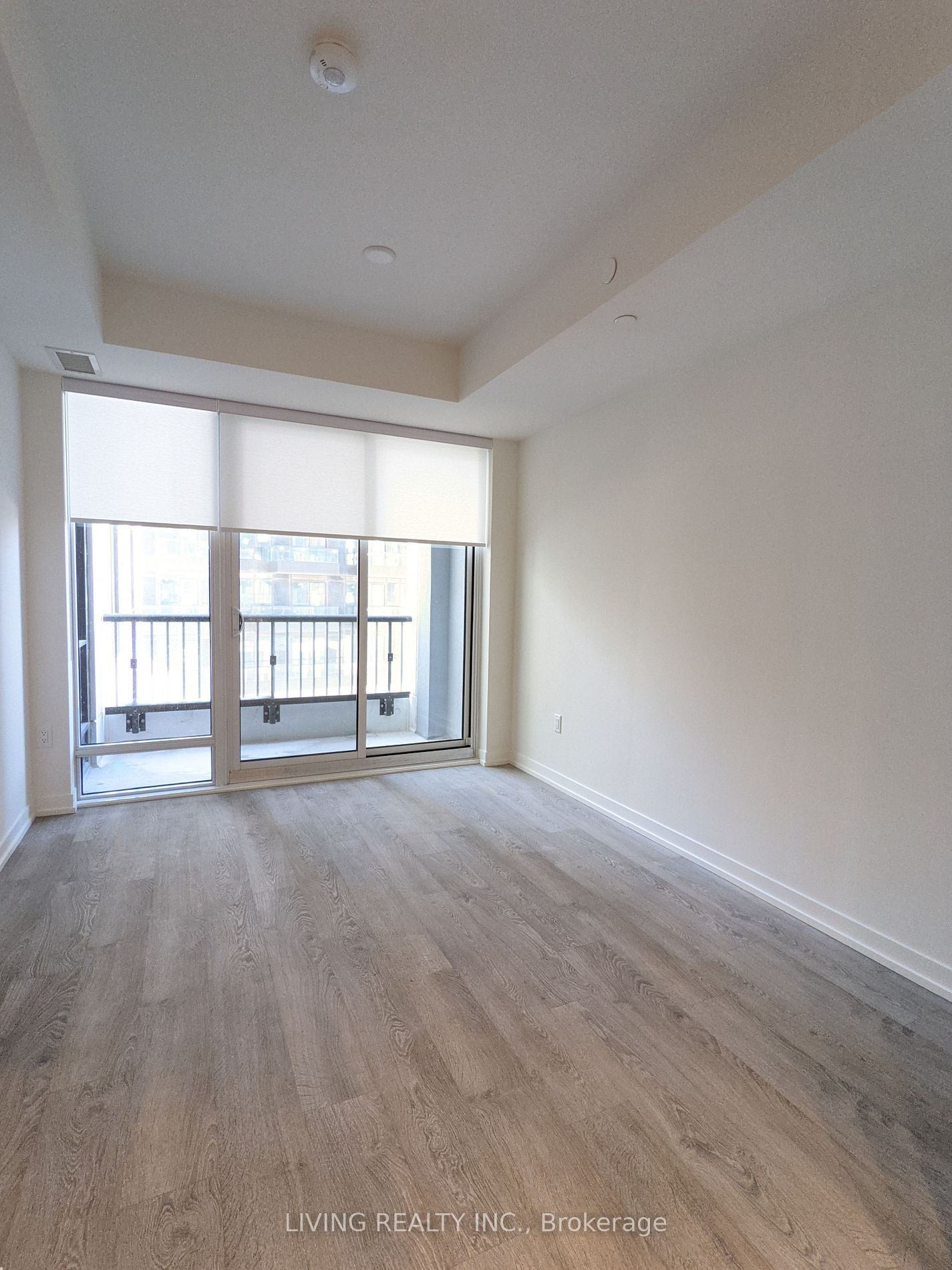 8868 Yonge St, unit 325E for rent