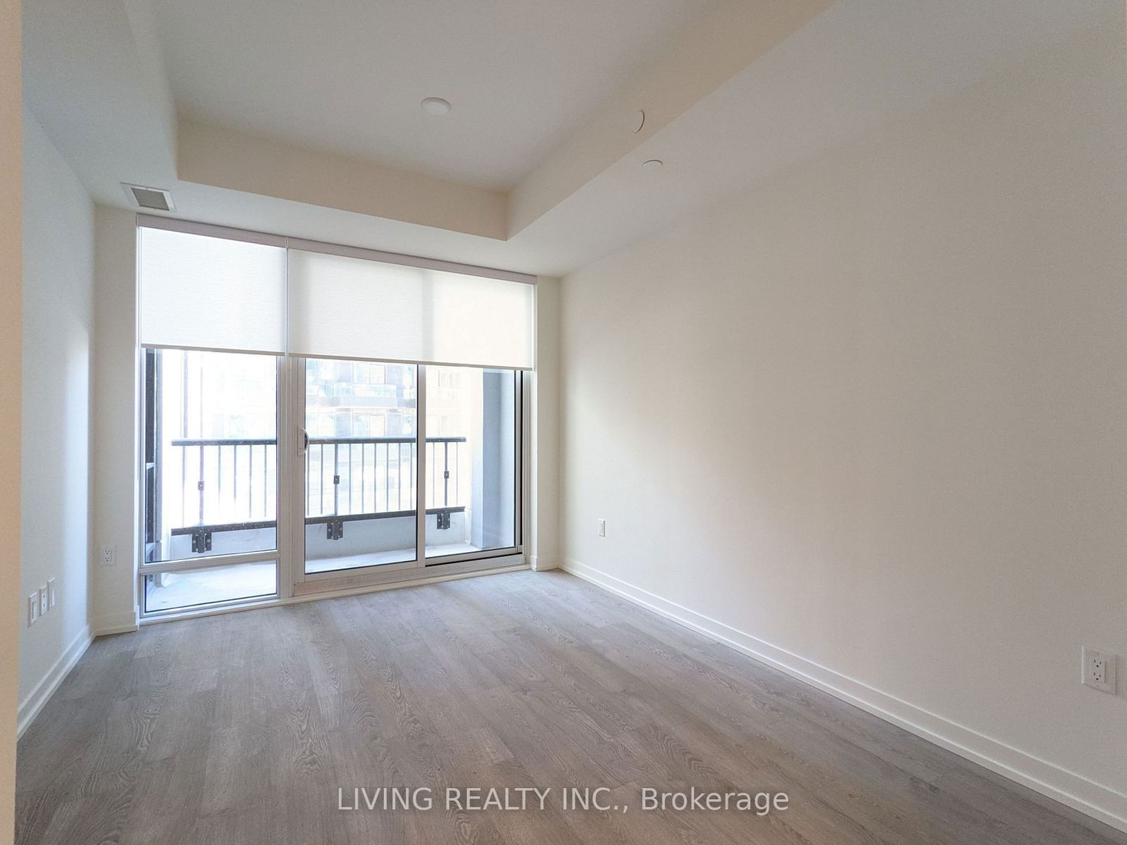 8868 Yonge St, unit 325E for rent